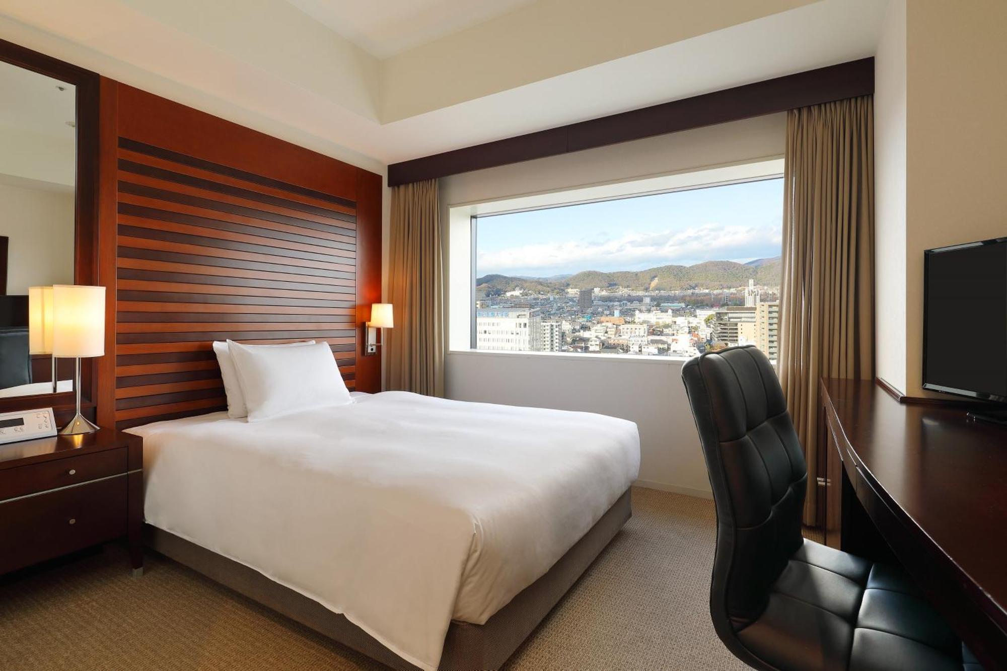 Ana Crowne Plaza Okayama By Ihg Hotel Exterior foto