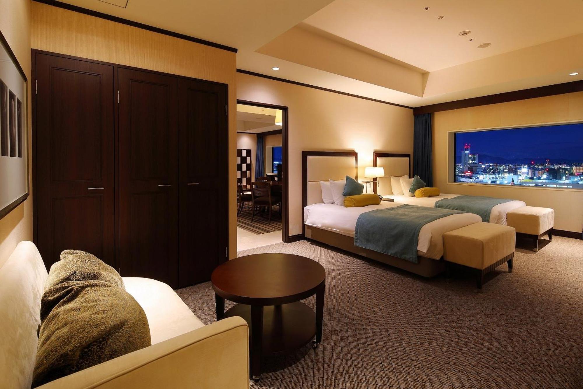 Ana Crowne Plaza Okayama By Ihg Hotel Exterior foto